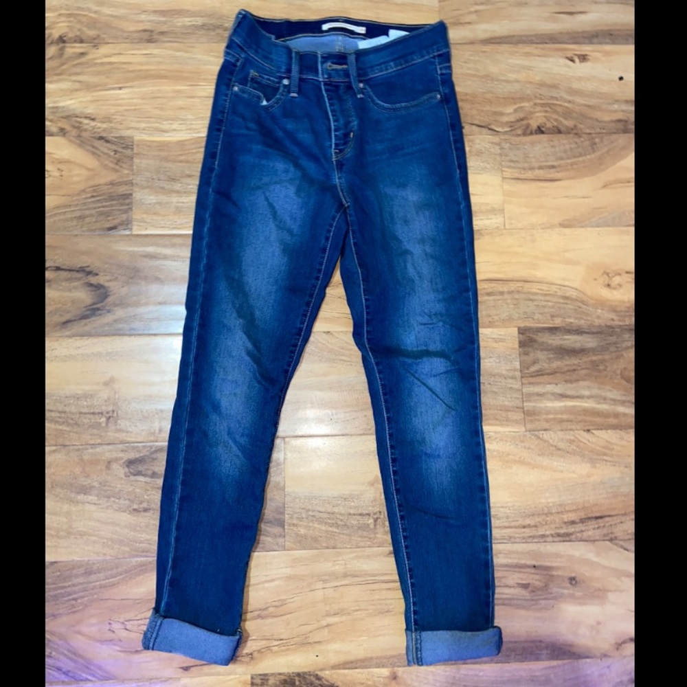 Levis Blue jeans Size 25”